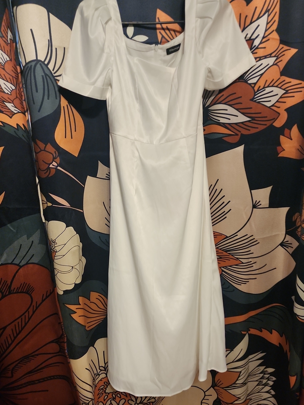 Elegant White Midi Dress with Puff Sleeves